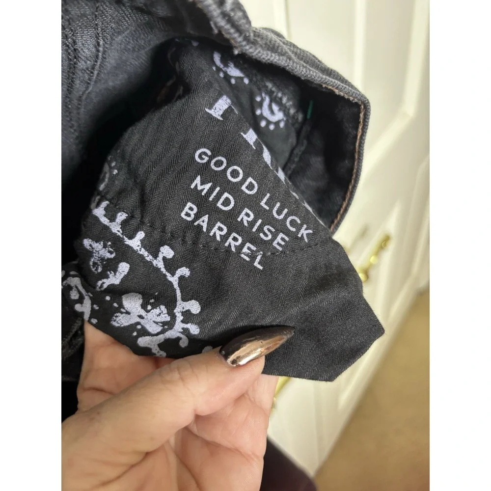 We The Free Good Luck Mid-Rise Barrel Jeans Size 25 - Picture 5 of 7